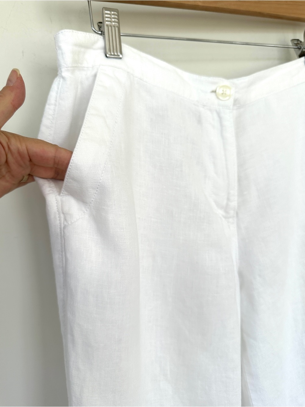 L.L. Bean White Linen Blend Capri Pants - Classic Straight Fit, 💯 Linen, Petite - Picture 5 of 13